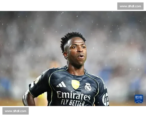 VAR 铁证！维尼修斯世俱杯假摔染黄 阿隆索零容忍引争议