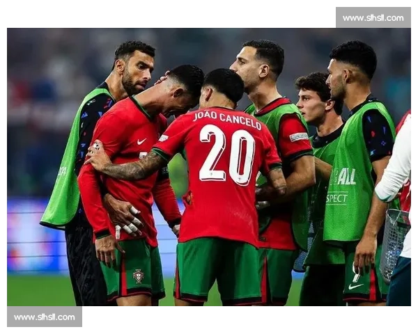 点球绝杀 + 进球大战!2025 网媒足球赛第二轮燃爆赛场 点球绝杀 + 进球大战!2025 网媒足球赛第二轮燃爆赛场