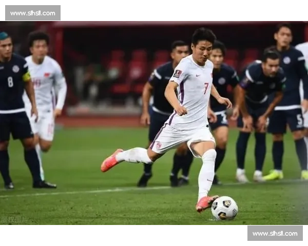 足球是圆的，但判罚总有争议，球迷心声怎奈何