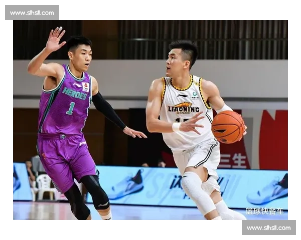 比赛打得火热，解说席上的他却异常冷静！