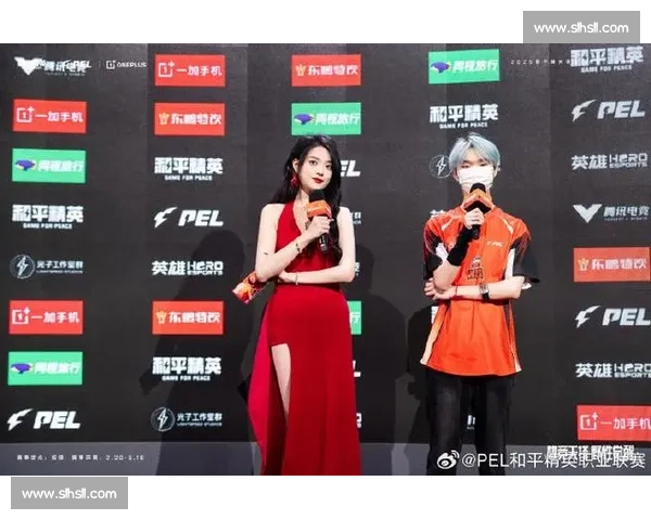 赛场之外：英雄联盟季后赛，选手们的压力与坚持！